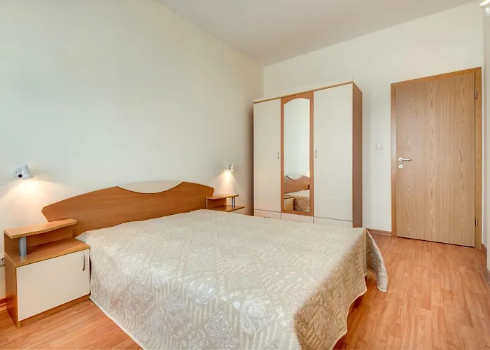 Dreambg Apartments In Garden Of Eden